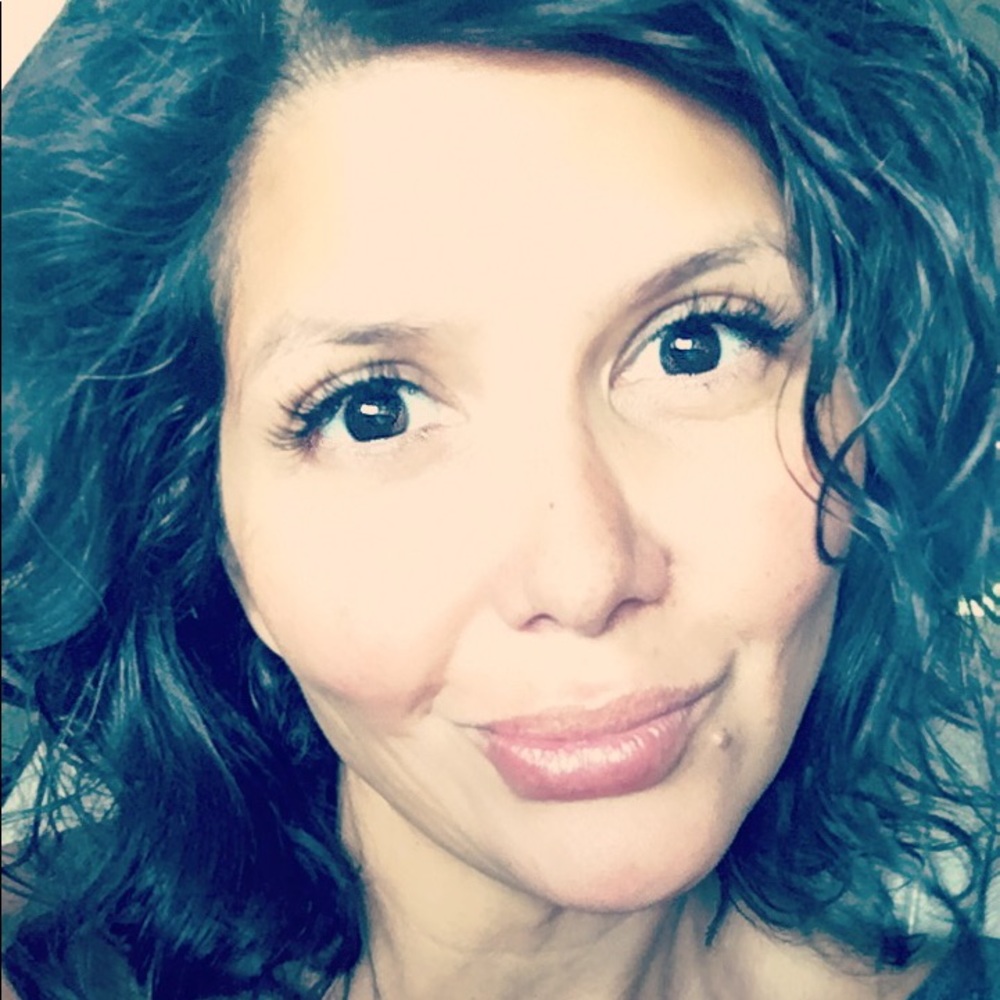 Meet your Posher, Claudia